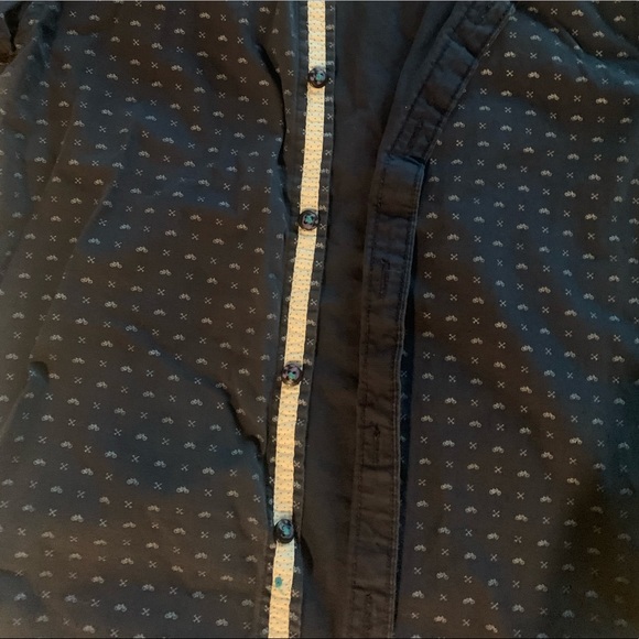 Like new button down - Picture 3 of 3